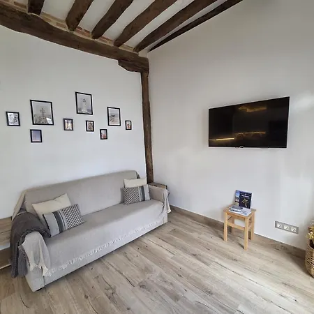 En Casco Historico Con Vistas A La Iglesia