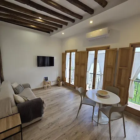 En Casco Historico Con Vistas A La Iglesia *