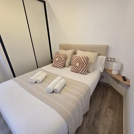 En Casco Historico Con Vistas A La Iglesia *