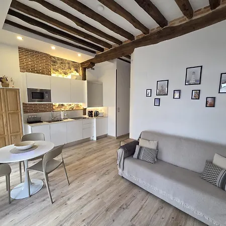 En Casco Historico Con Vistas A La Iglesia *