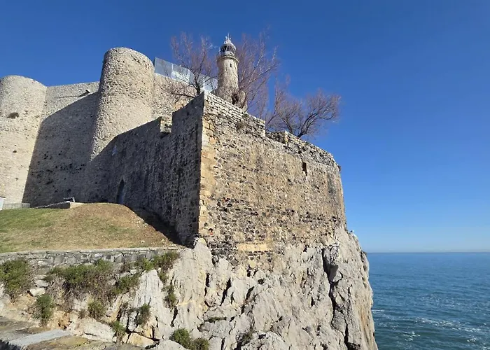 En Casco Historico Con Vistas A La Iglesia Apartmán Castro Urdiales