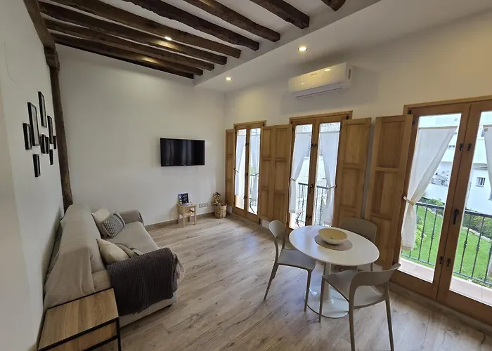 En Casco Histórico Con Vistas A La Iglesia *