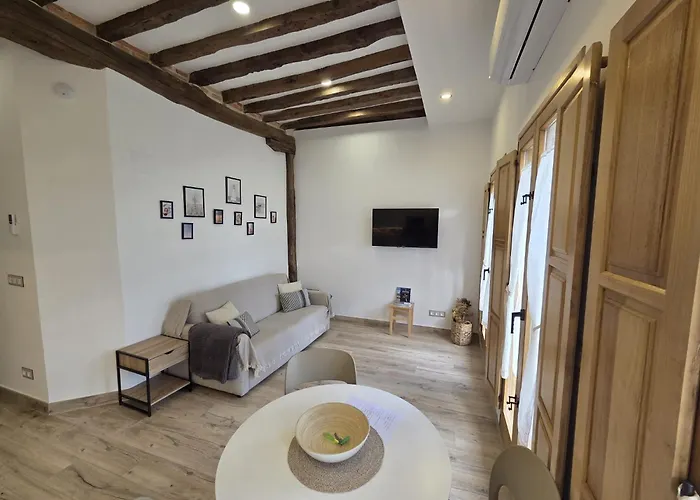 En Casco Histórico Con Vistas A La Iglesia