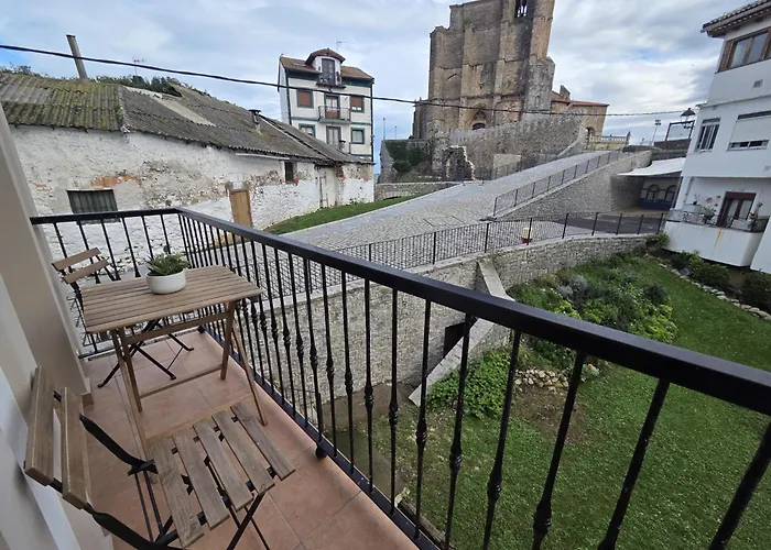 En Casco Historico Con Vistas A La Iglesia * Castro Urdiales