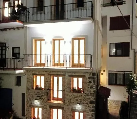 En Casco Histórico Con Vistas A La Iglesia Castro Urdiales