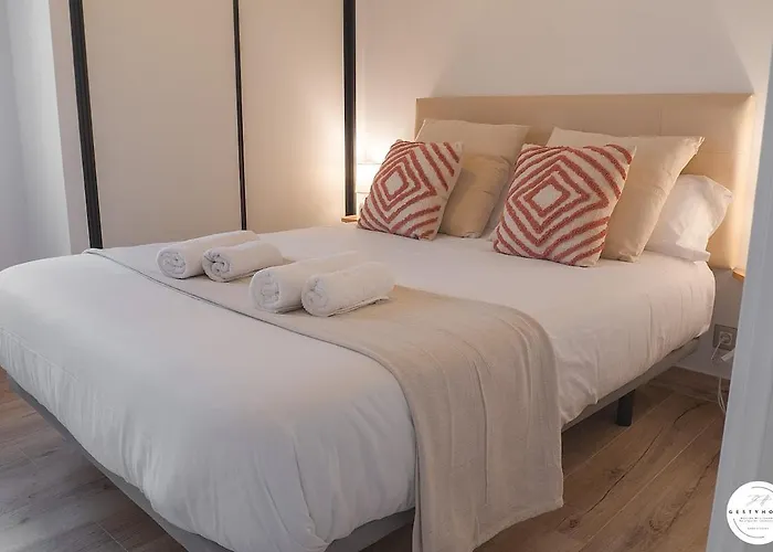 En Casco Histórico Con Vistas A La Iglesia Apartamento *