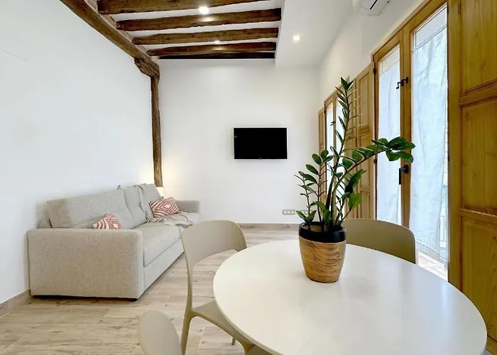 En Casco Histórico Con Vistas A La Iglesia Apartamento *