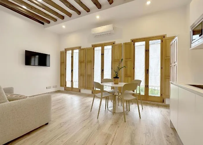 En Casco Histórico Con Vistas A La Iglesia Castro Urdiales