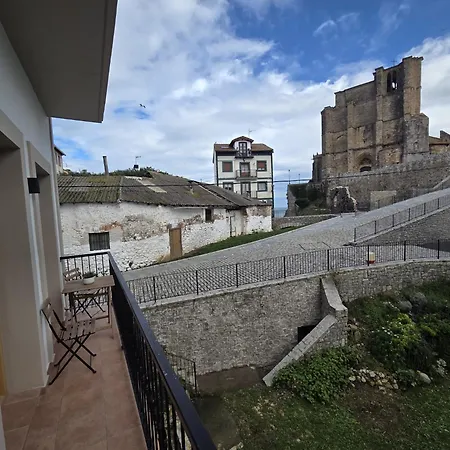 En Casco Historico Con Vistas A La Iglesia