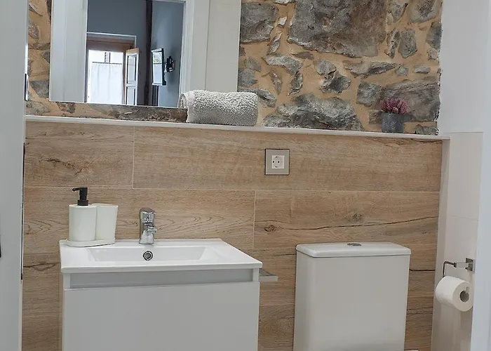 En Casco Historico Con Vistas A La Iglesia